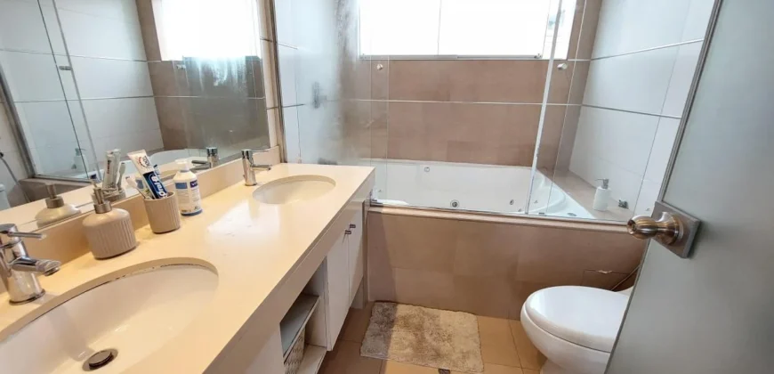 En Alquiler Hermosa y Moderna Casa en Casuarinas Sur