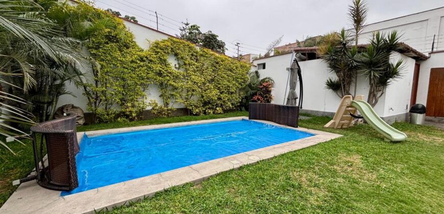 Se Vende Casa Remodelada con Piscina en Surco