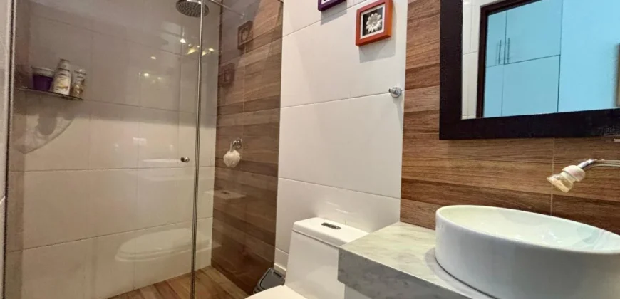 Se Vende Casa Remodelada con Piscina en Surco