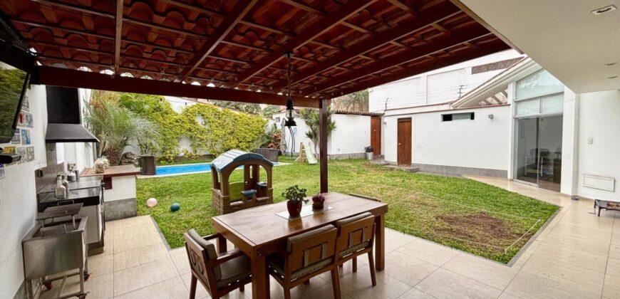 Se Vende Casa Remodelada con Piscina en Surco