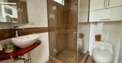Se Vende Casa Remodelada con Piscina en Surco