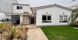Se Vende Casa Remodelada con Piscina en Surco