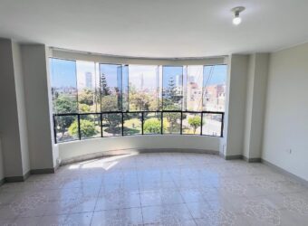 Se vende departamento frente a parque, San Miguel