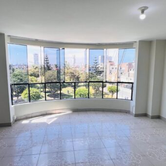 Se vende departamento frente a parque, San Miguel