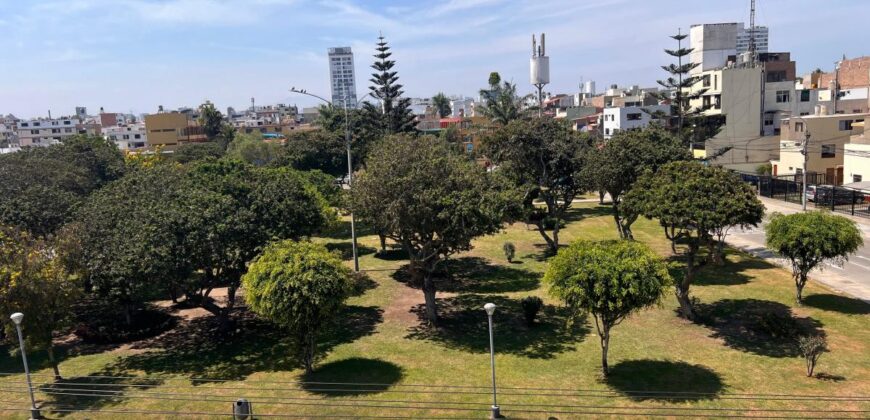 Se vende departamento frente a parque, San Miguel